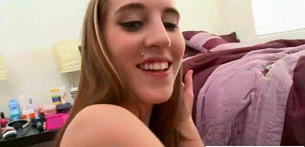  Kinky Girl Play With Crazy Things To Get Orgasm video-07